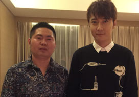 广州Jdb电子与明星合影